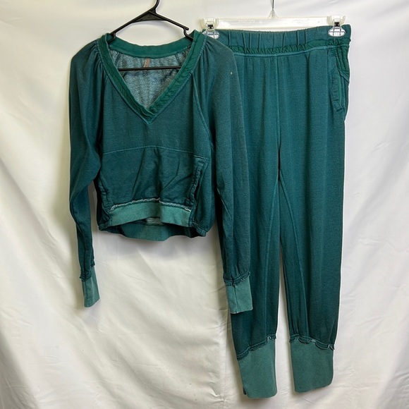 Free People Pants - Free People Movement Cropped Sweatshirt With Jogger Set Women's Size XS